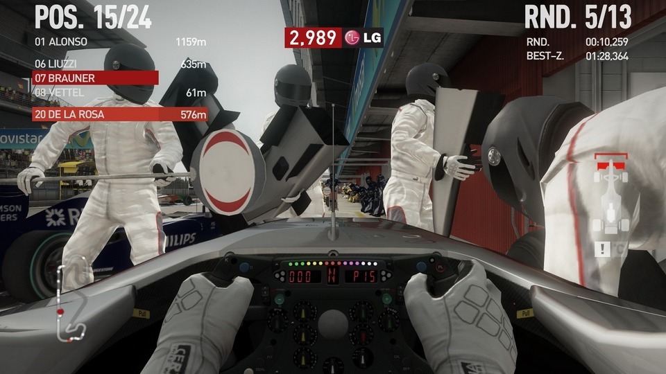 Beim Boxenstopp gibt’s auch eine neue Nase.