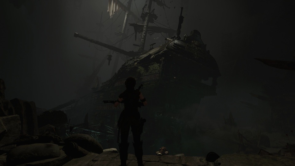 Ein komplettes Schiff-Wrack als Schauplatz für eines der Gräber.